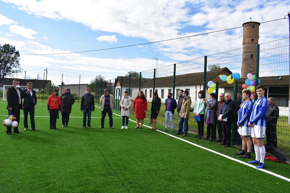 Відкриття футбольного поля в Згурівці. Фото