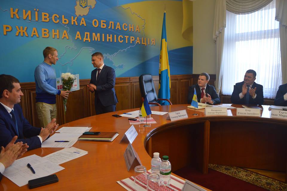 Вручення нагороди Вовчинському. Фото