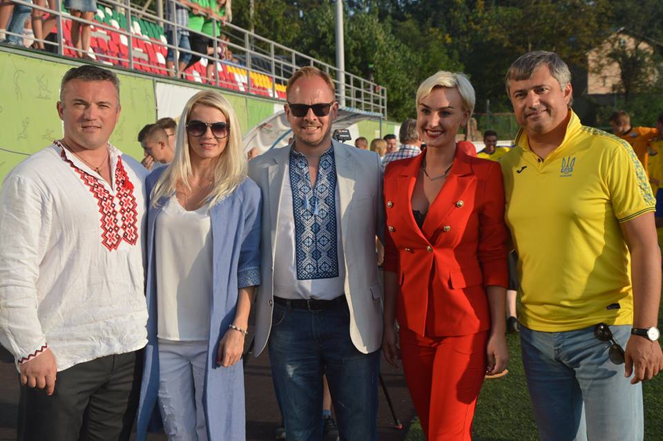 Нагородження учасників ЧС з футболу серед діаспорних команд. Фото