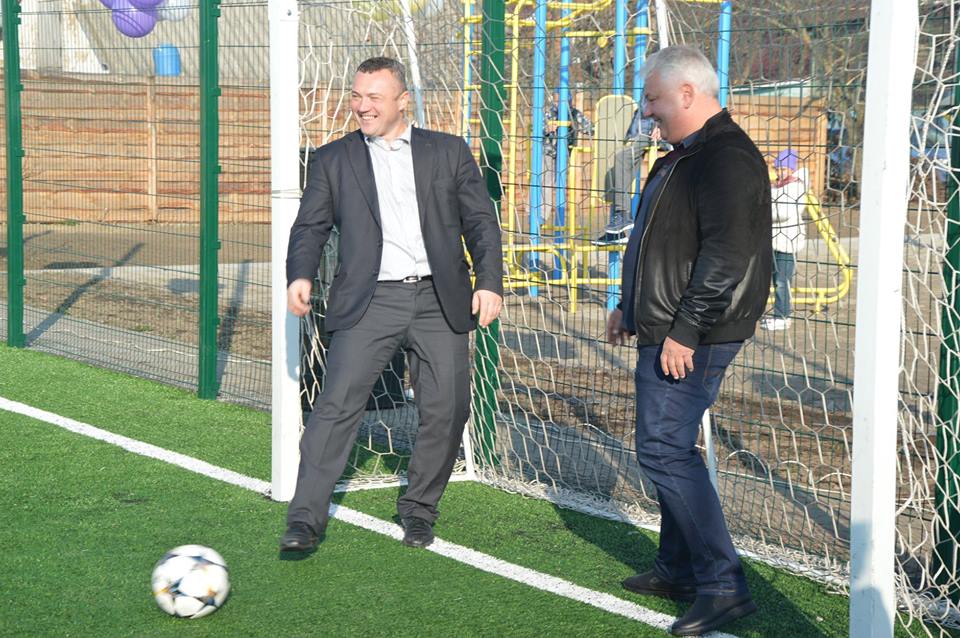 Відкриття футбольного поля у Шевченковому. Фото