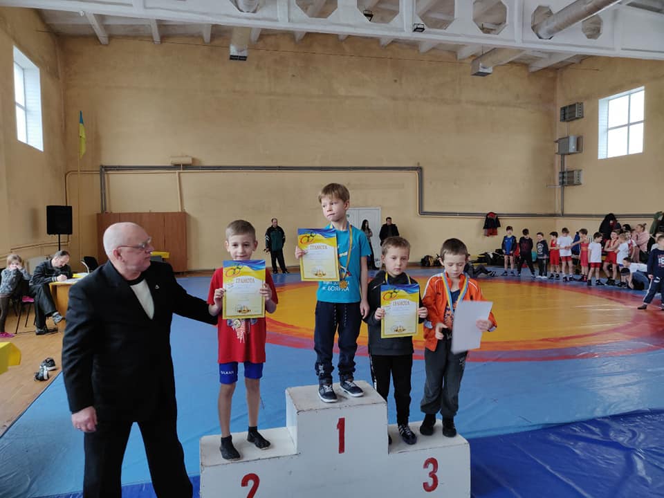 Чемпіонат ДЮСШ \"Богатир" з вільної боротьби. Фото