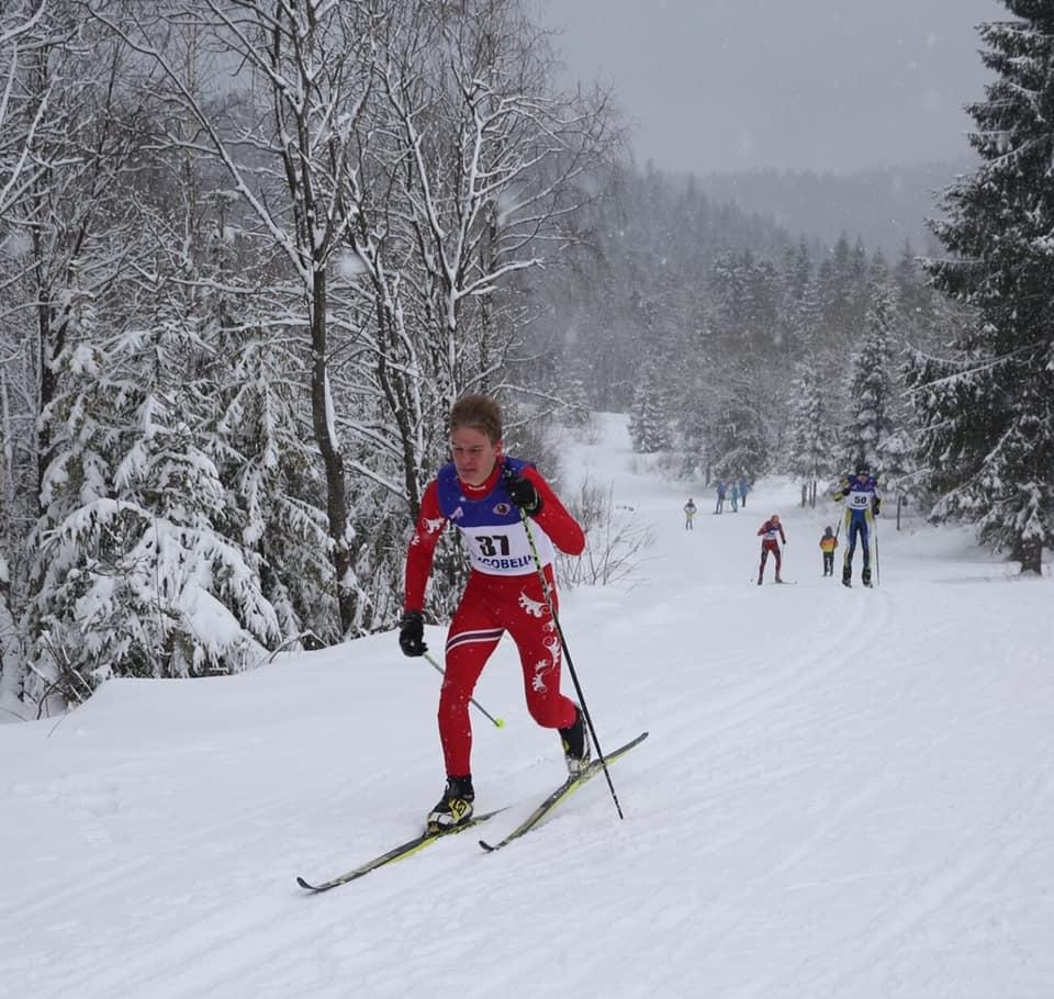 Чемпіонат України з лижних перегонів серед юнаків та дівчат. фото