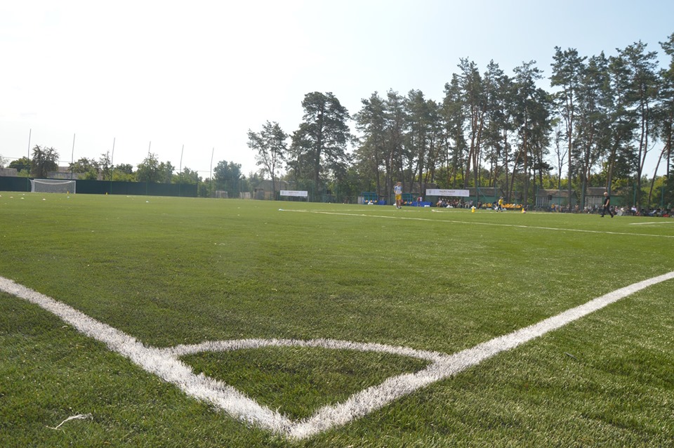 Відкриття футбольного поля у с. Пірнове. Фото