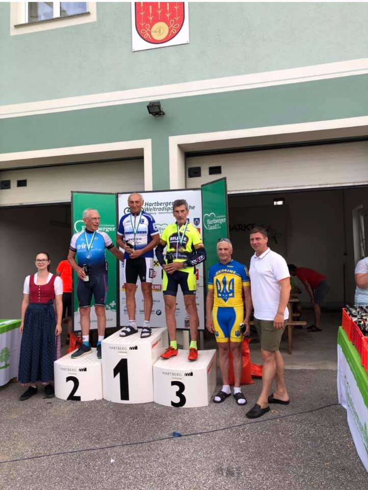 Міжнародні змагання з велоспорту мастерс. Фото