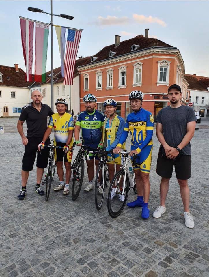 Міжнародні змагання з велоспорту мастерс. Фото