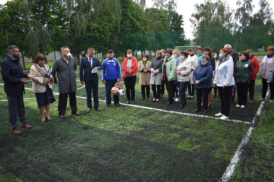 Відкриття футбольних поля в Новій Олександрівці. Фото