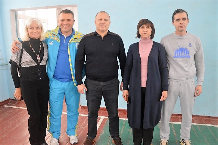 Узинська гімназія. Фото