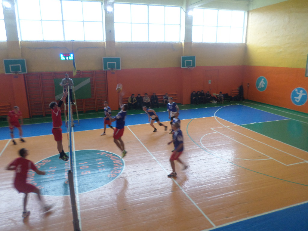 Фінальні матчі з волейболу, Немішаєве. Фото