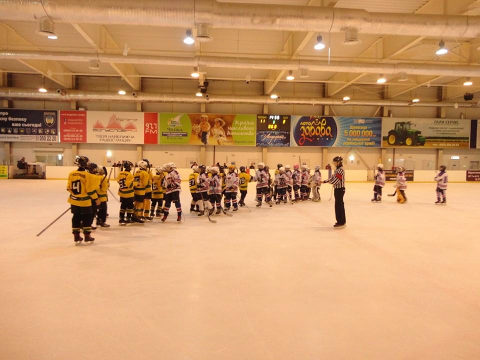 Українська молодіжна хокейна ліга. фото