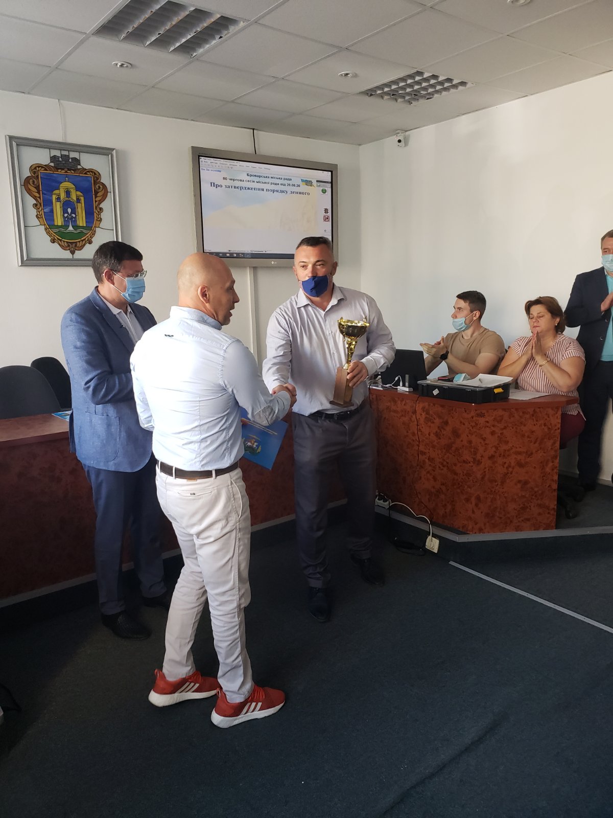 Вручення нагород на сесії Броварської міської ради. Фото